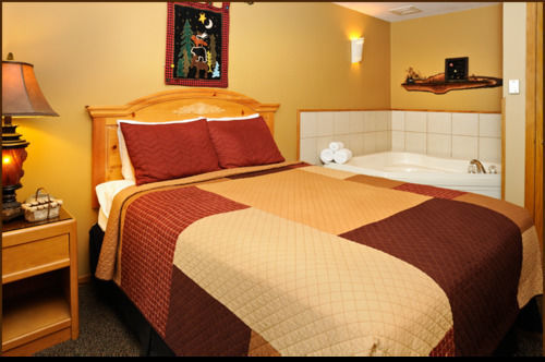The Pointe Hotel And Suites Minocqua Exteriör bild